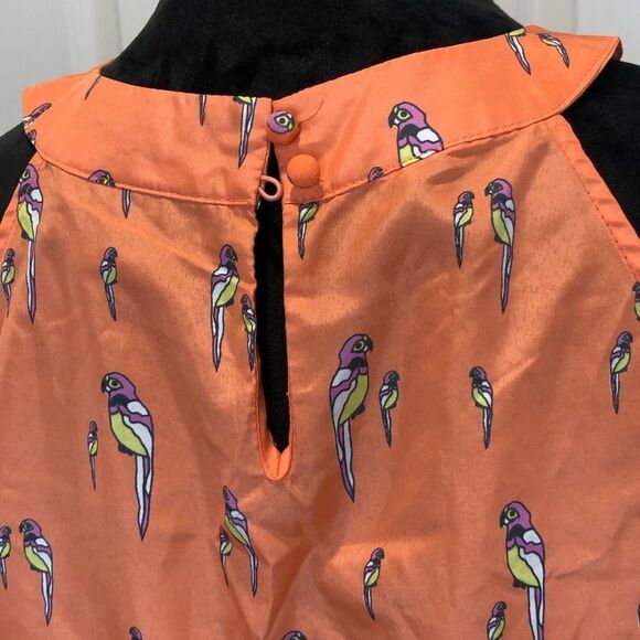 Attention ruffle front sleeveless parrot top size medium - Picture 5 of 8